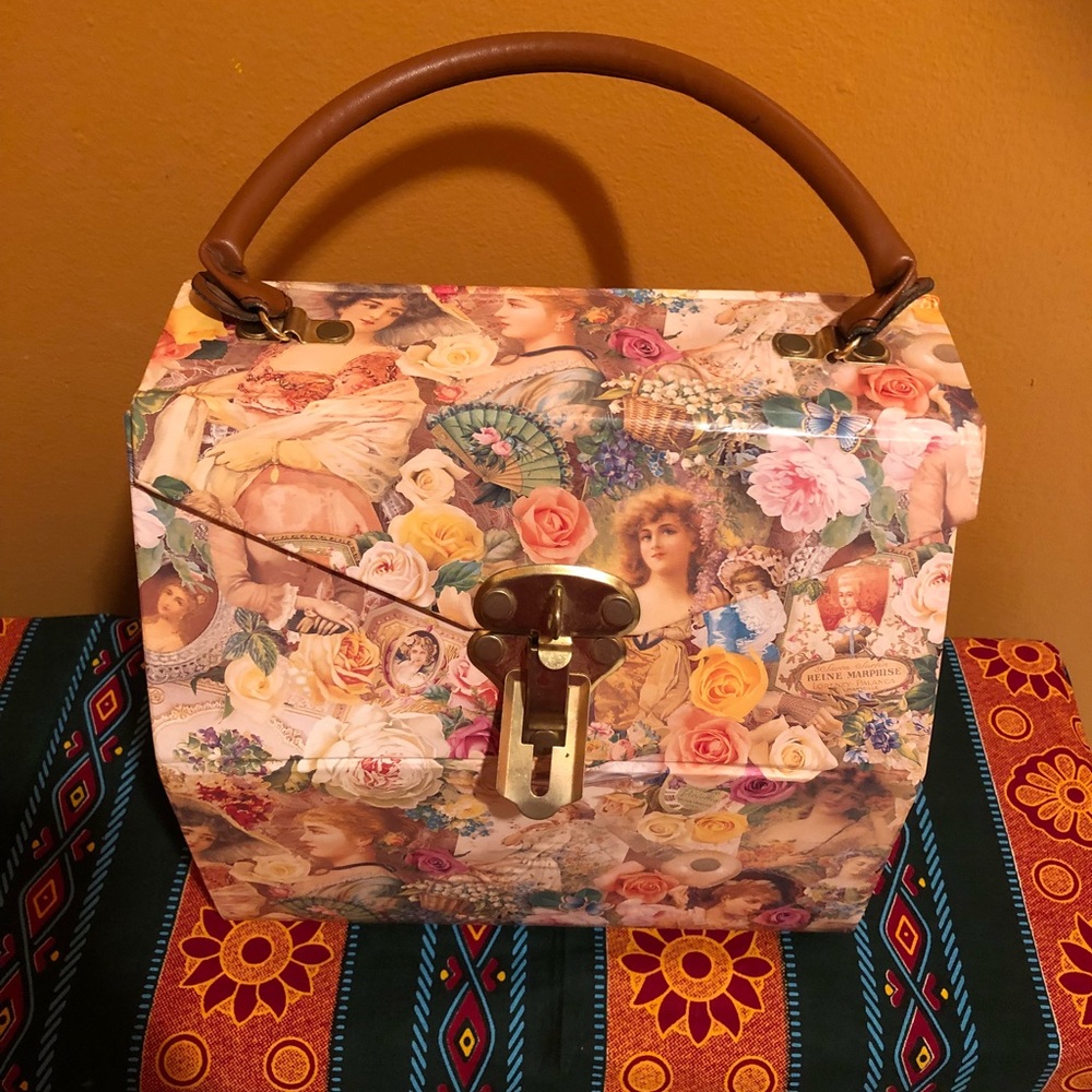 A uniquely Exotique vintage box handbag.